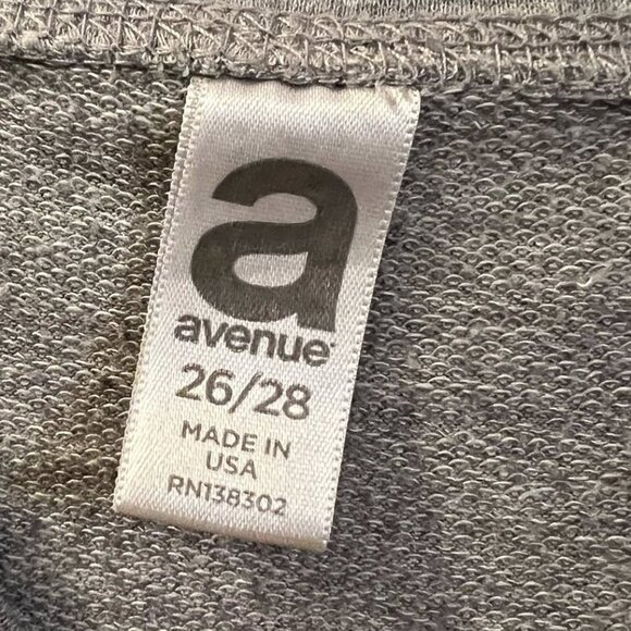 Size 26/28 - Avenue - Gray and Multicolored 3/4 Sleeve Heavy Knit Pullover - Picture 2 of 6